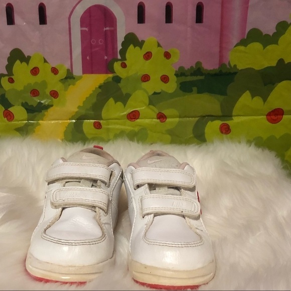 Nike baby/toddler Velcro shoe - Picture 4 of 10